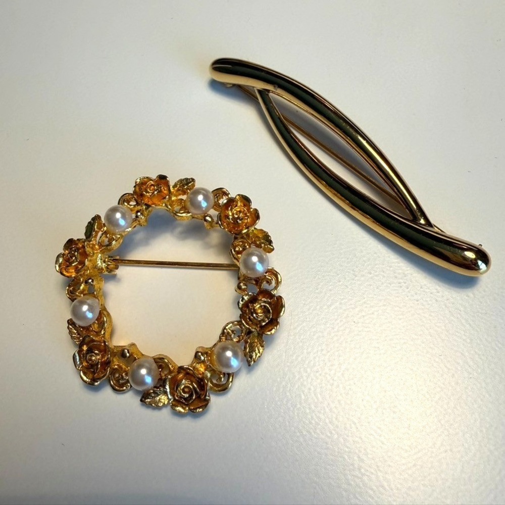 Vintage Gold Tone Brooches Signed LISNER and MONET
